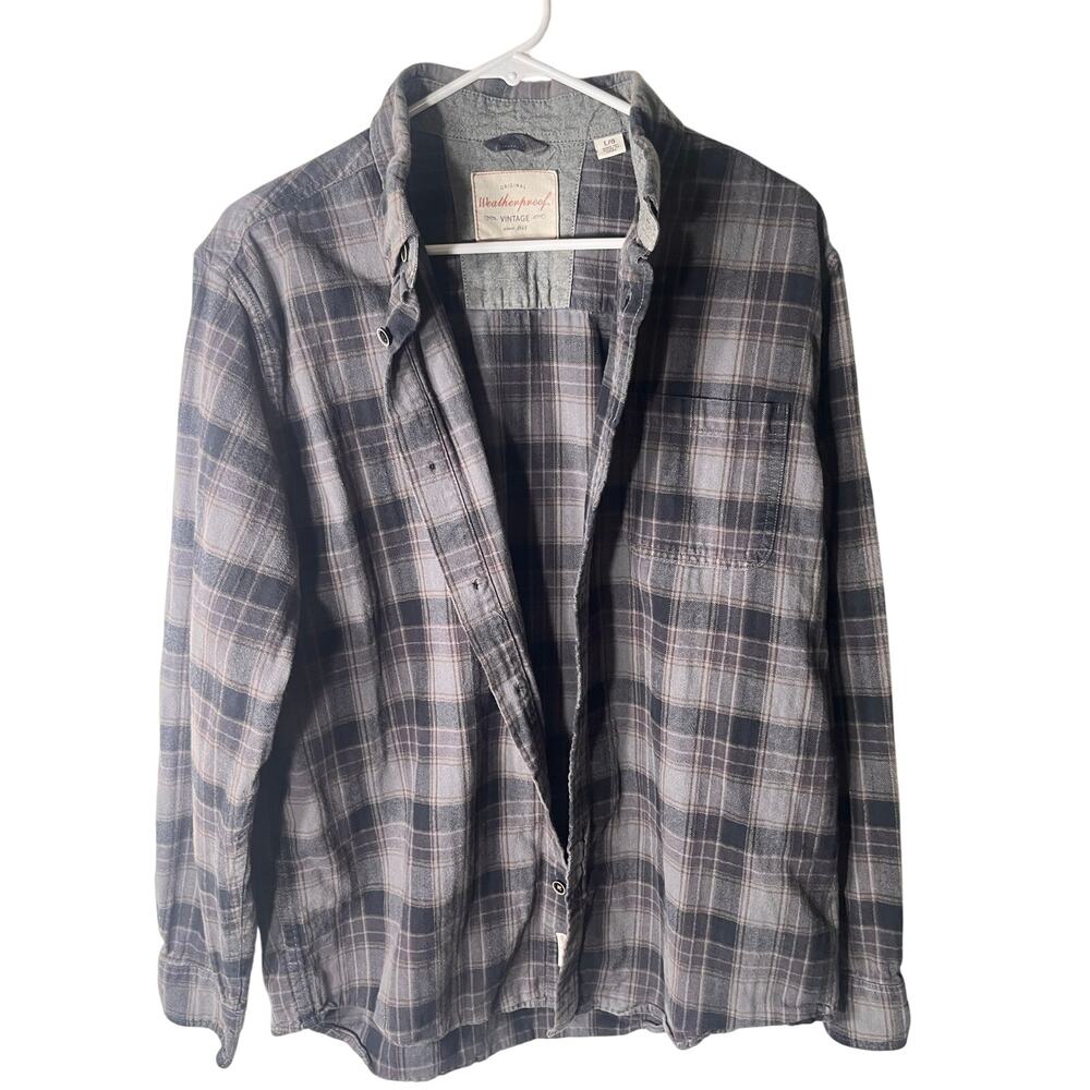 Large gray plaid flannel shirt Weatherproof Vintage with a button-down front